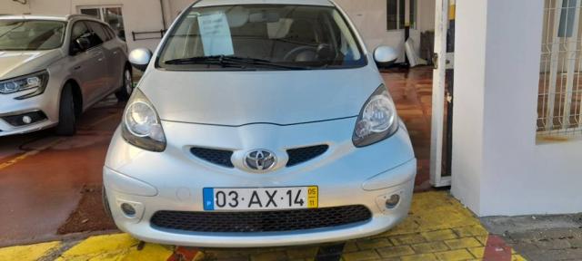 Toyota Aygo com garantia ano2005  999