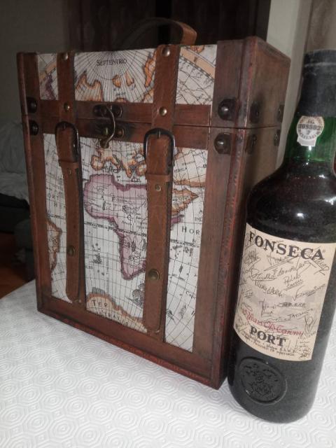 Vinho do Porto com grandes nomes FCPorto antigos mais caixa