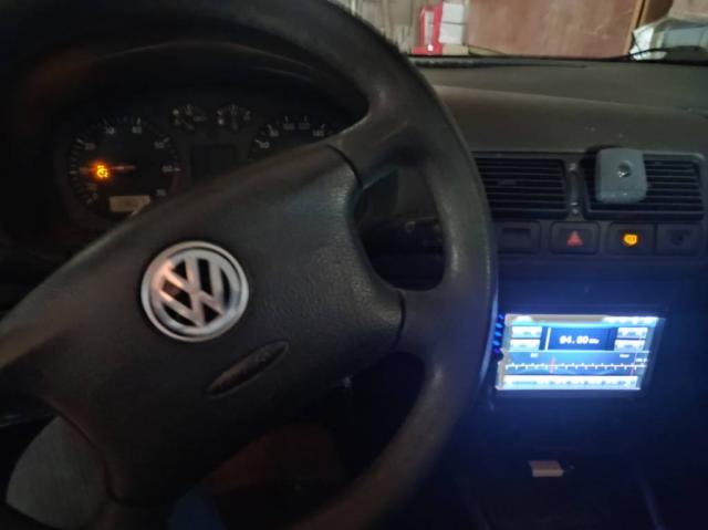 Vendo  VW Golf 1.4 a gasolina de 1998