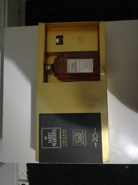 Garrafa whisky Martins 20 anos gold