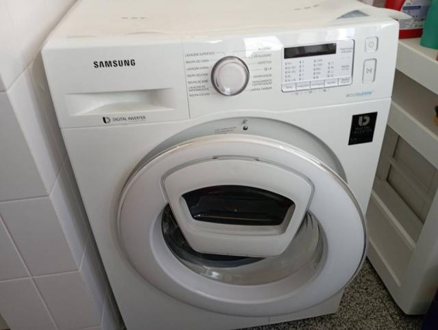 Vendo máquina de lavar roupa marca Samsung 