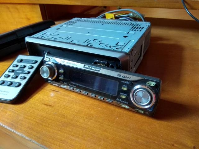 Auto-rádio Pioneer modelo DEH-P7700MP